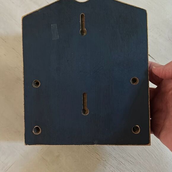 Vintage Look Soap Dish - Picture 4 of 4